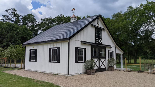 High Profile Center Aisle Horse Barn