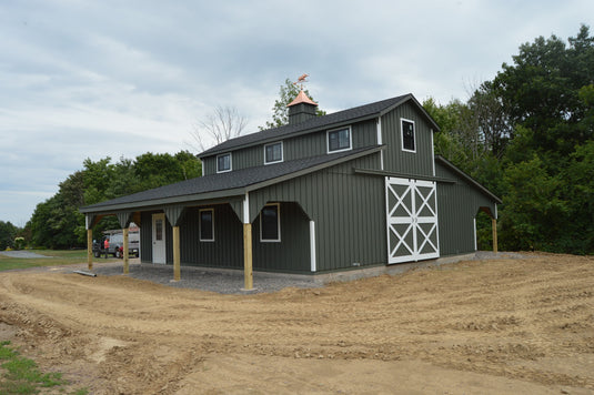 Monitor Center Aisle Horse Barn