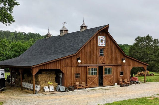 High Profile Center Aisle Horse Barn