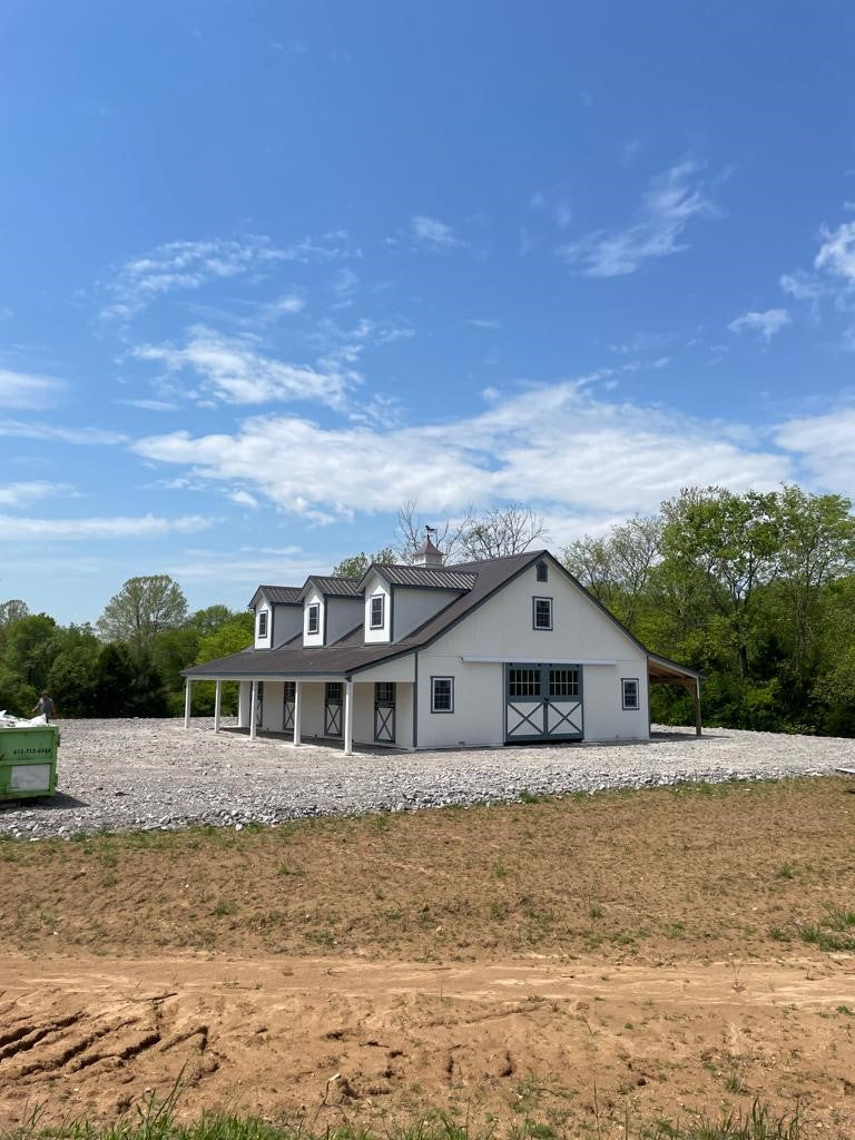 Load image into Gallery viewer, High Profile Center Aisle Horse Barn
